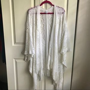 White knit wrap/shawl